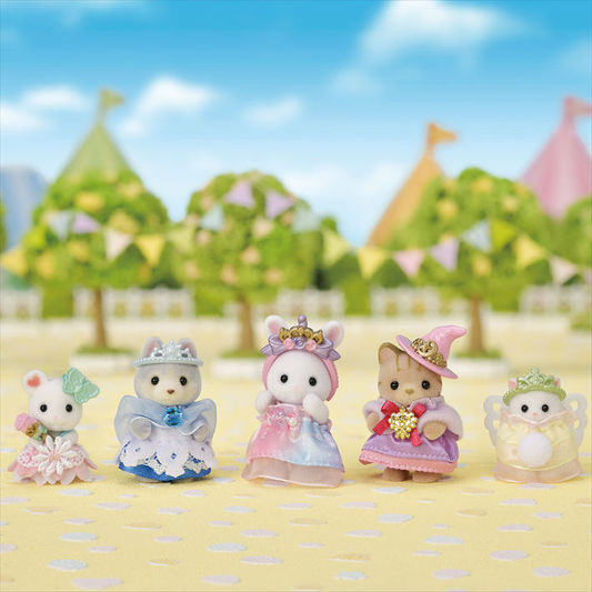 La parade de bébés en costumes de princesse Sylvanian Families