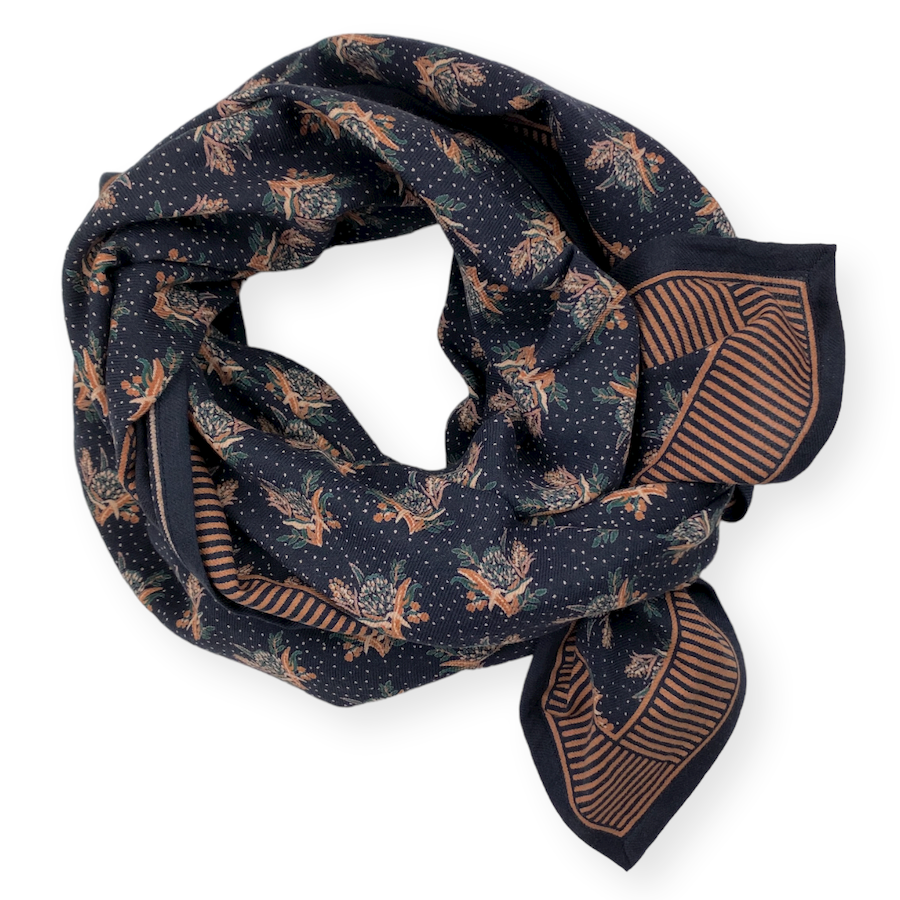 Big Foulard Latika Ananas Charbon Apaches Collections